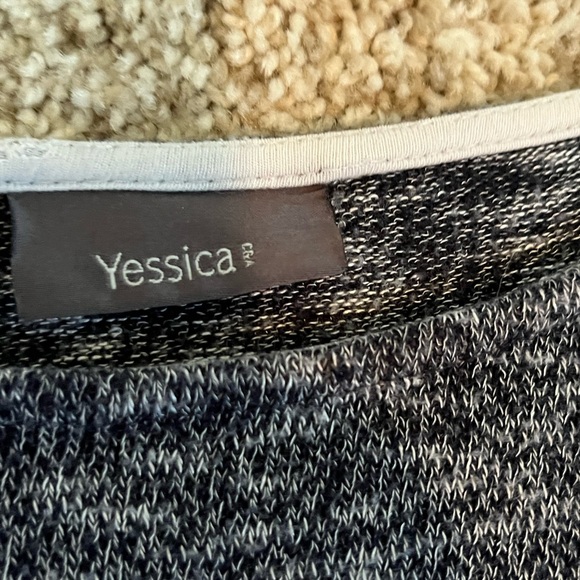 Wear-With-Everything top - Picture 4 of 6